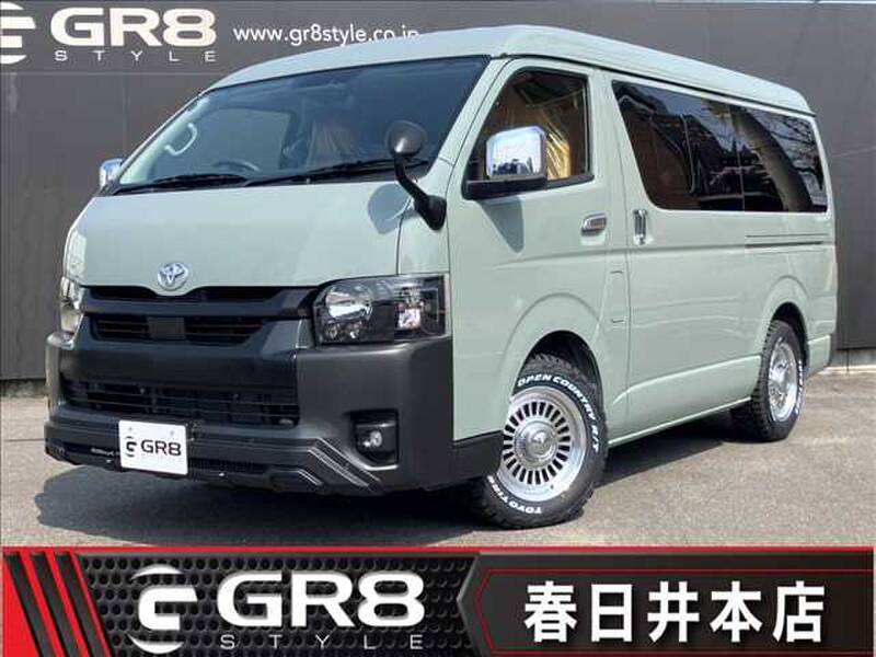 TOYOTA HIACE VAN