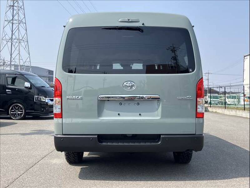 TOYOTA HIACE VAN