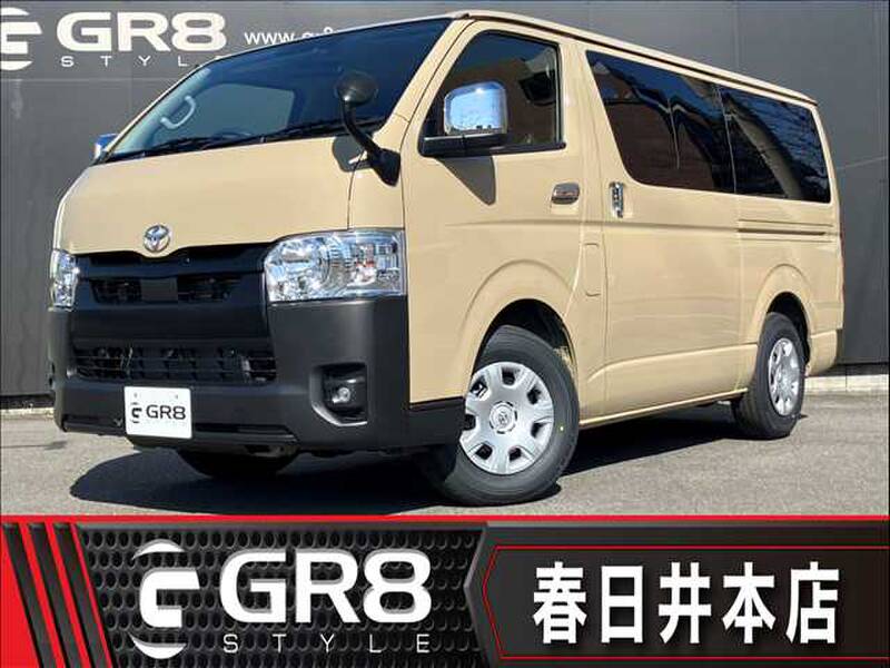 TOYOTA HIACE VAN