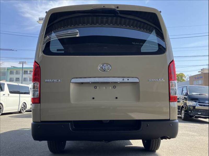 TOYOTA HIACE VAN