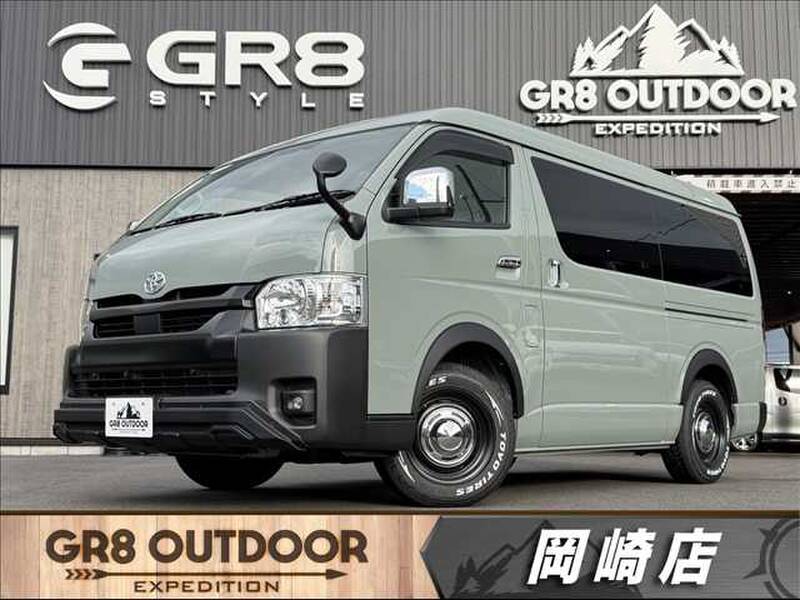 TOYOTA HIACE VAN