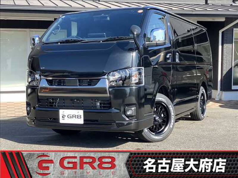 TOYOTA HIACE VAN