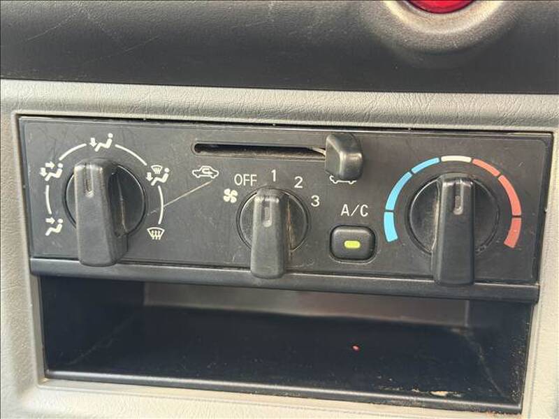 MITSUBISHI MINICAB TRUCK
