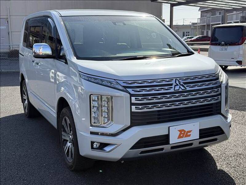 MITSUBISHI DELICA D5