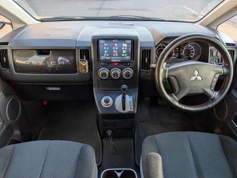MITSUBISHI DELICA D5