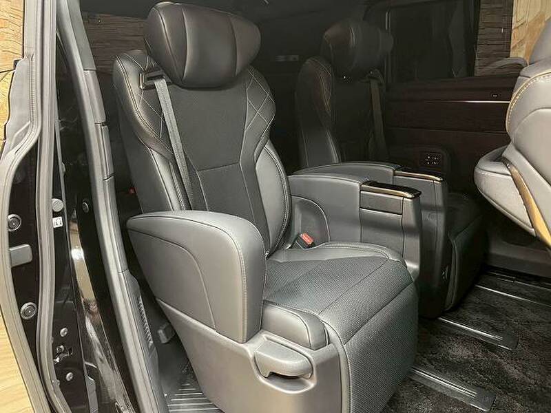 TOYOTA VELLFIRE HYBRID