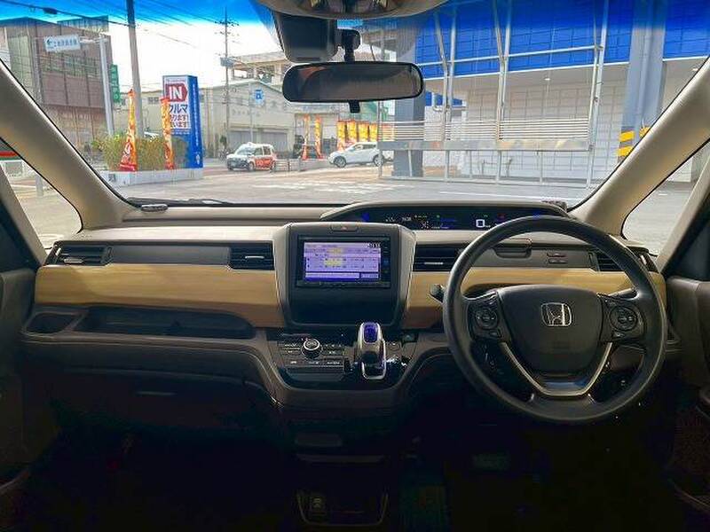 HONDA FREED HYBIRD