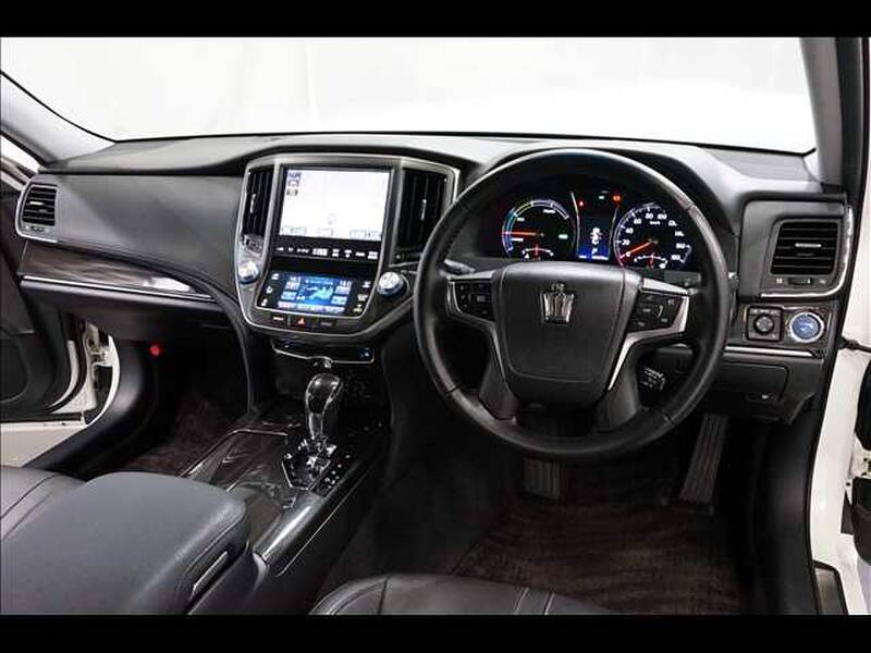 TOYOTA CROWN ATHLETE