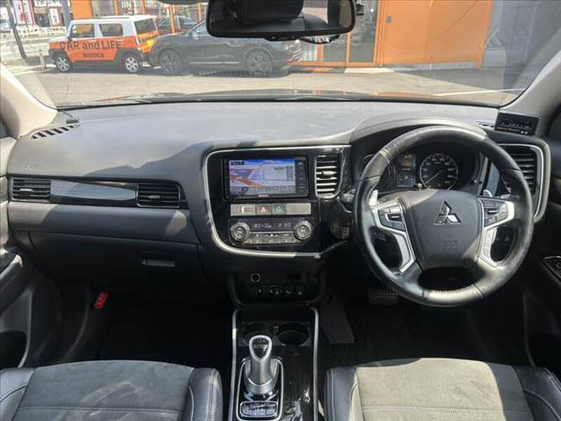 MITSUBISHI OUTLANDER PHV