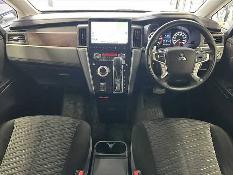 MITSUBISHI DELICA D5
