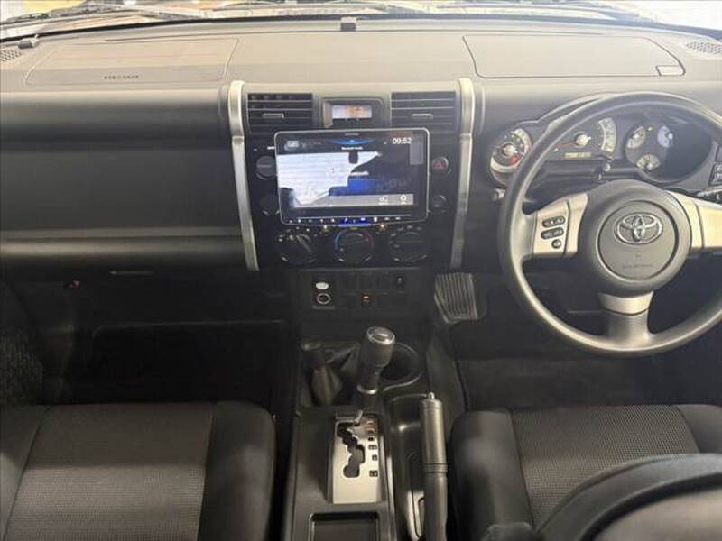 TOYOTA FJ CRUISER