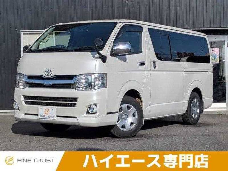 TOYOTA HIACE VAN