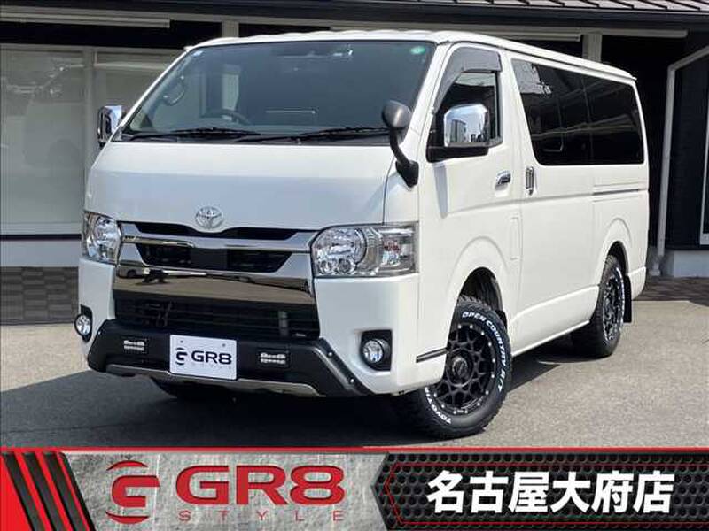 TOYOTA HIACE VAN