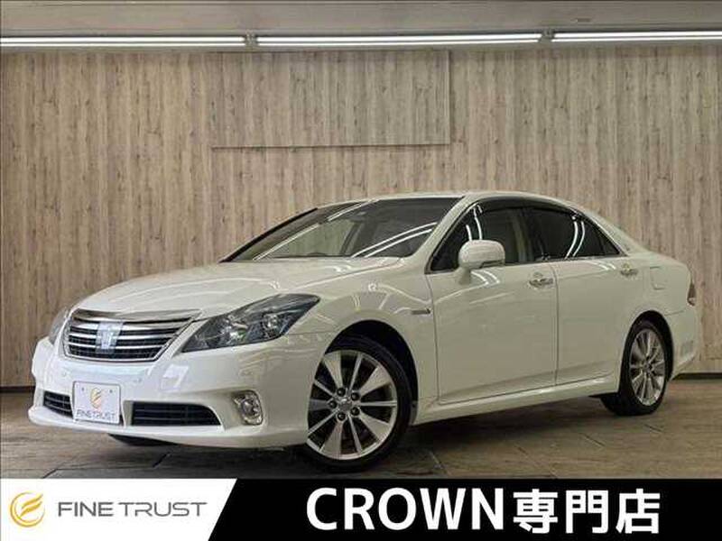 TOYOTA CROWN