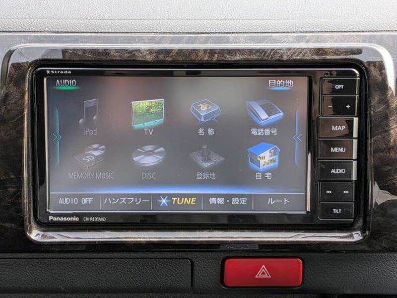 TOYOTA HIACE VAN