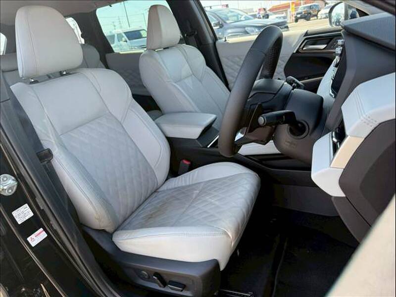 MITSUBISHI OUTLANDER PHV