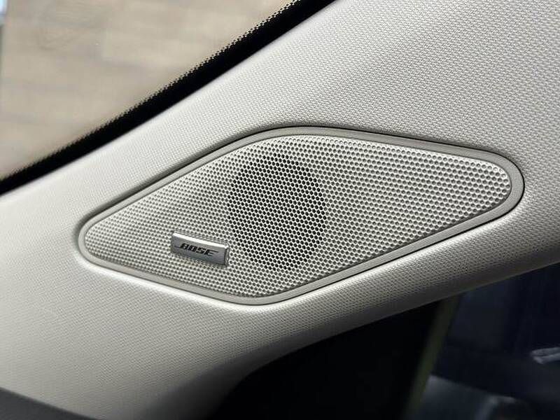 MITSUBISHI OUTLANDER PHV