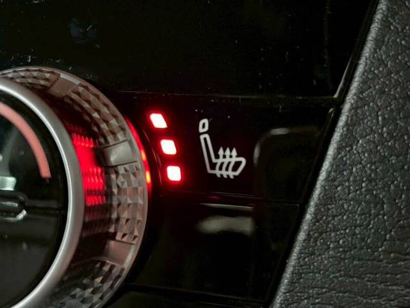 MITSUBISHI OUTLANDER PHV