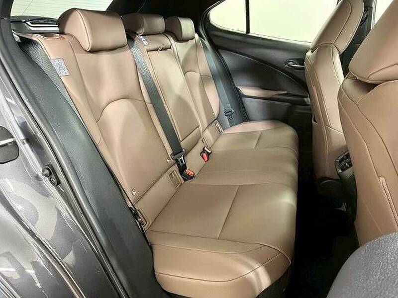 LEXUS UX
