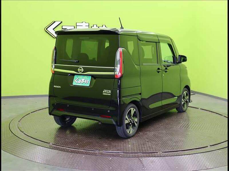 NISSAN ROOX