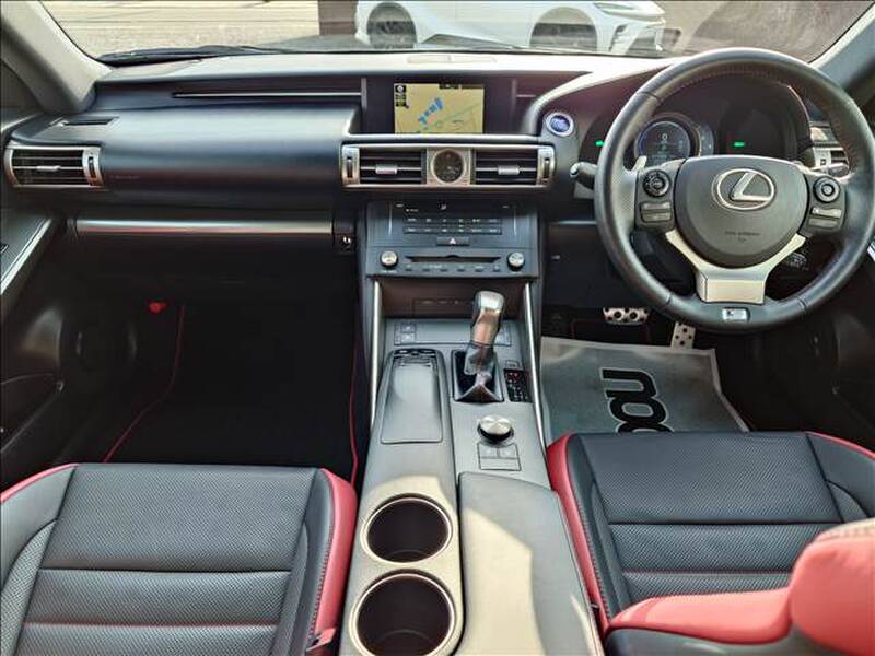 LEXUS IS