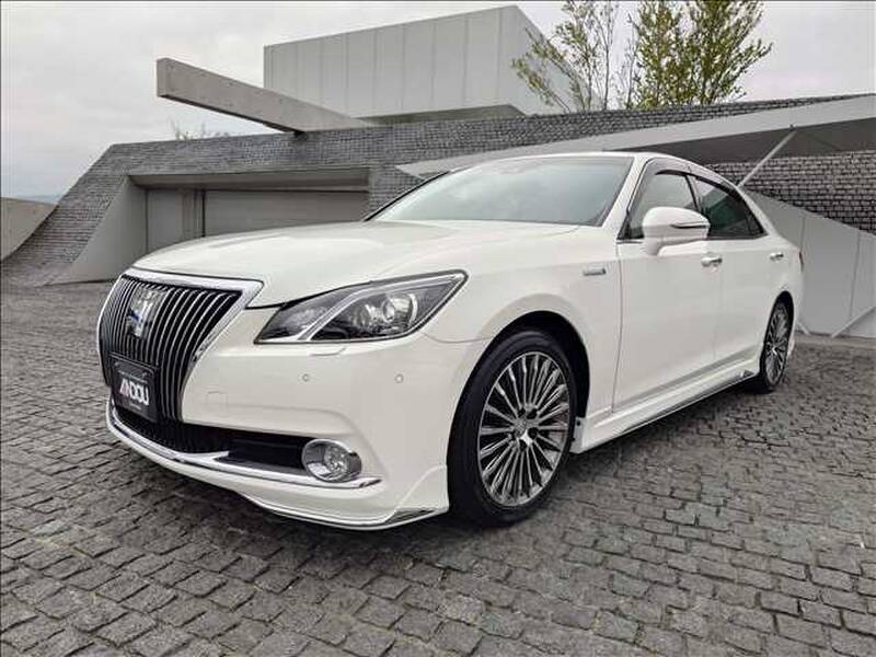 TOYOTA CROWN MAJESTA