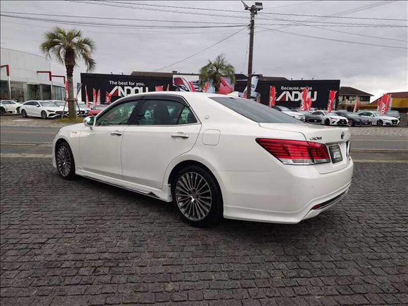 TOYOTA CROWN MAJESTA
