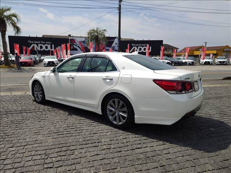 TOYOTA CROWN