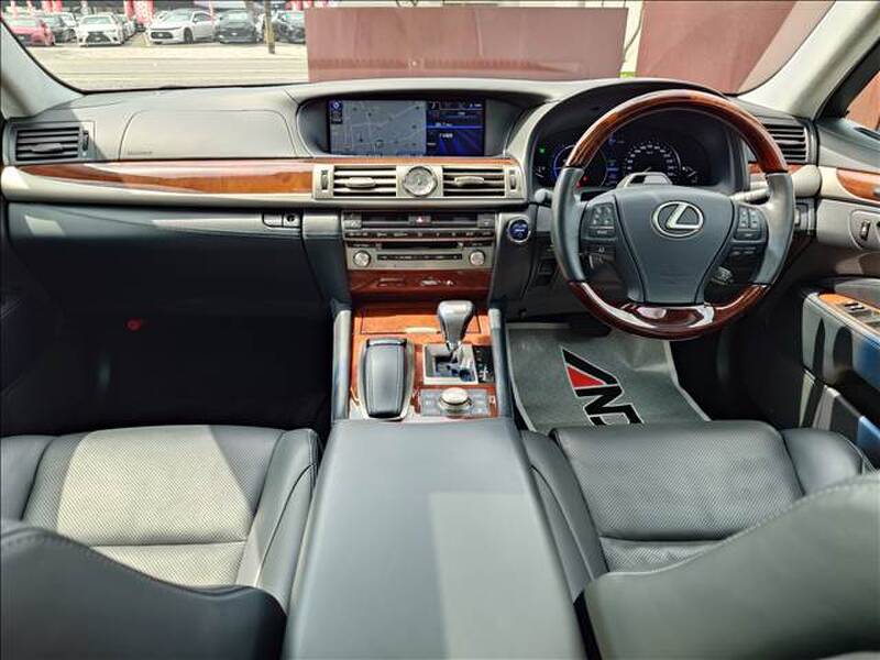 LEXUS LS
