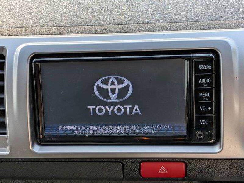 TOYOTA HIACE VAN