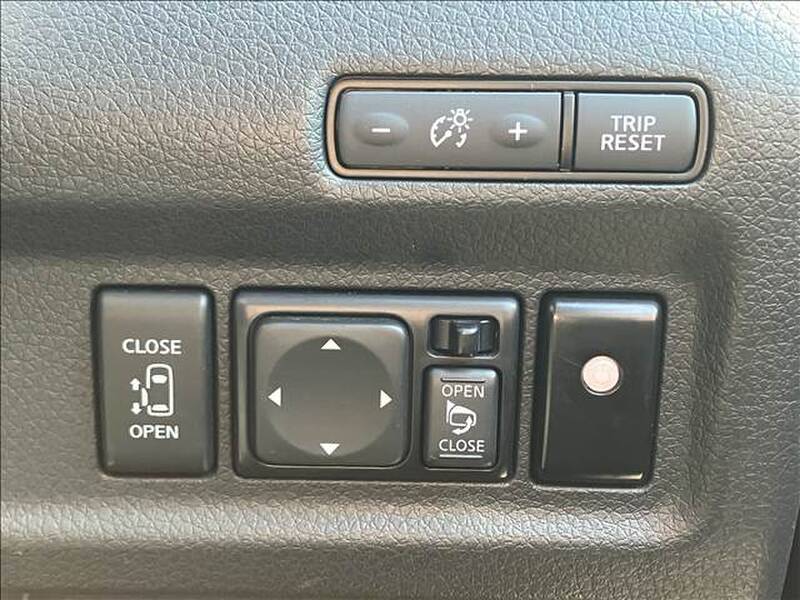 NISSAN CARAVAN (URVAN)