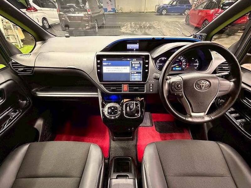 TOYOTA NOAH