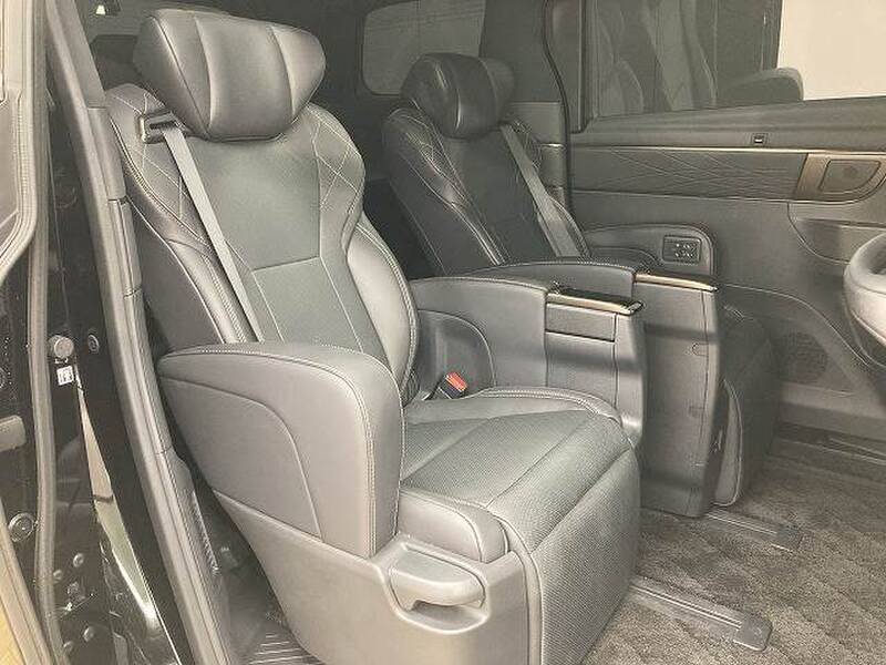 TOYOTA VELLFIRE HYBRID