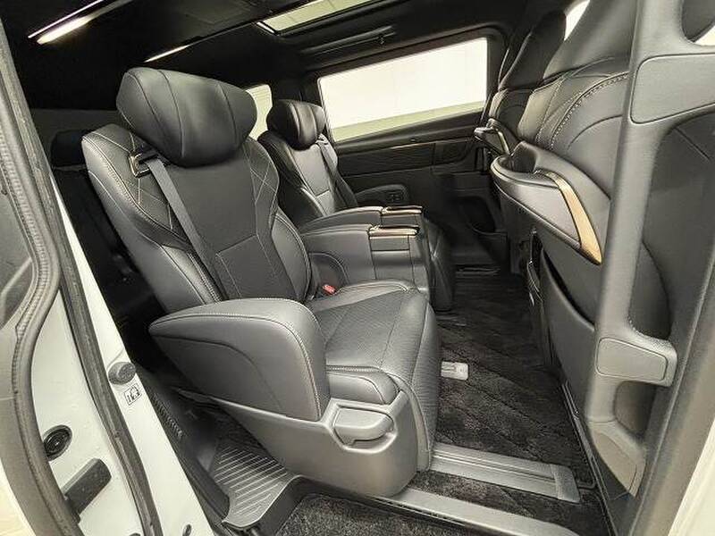 TOYOTA VELLFIRE HYBRID