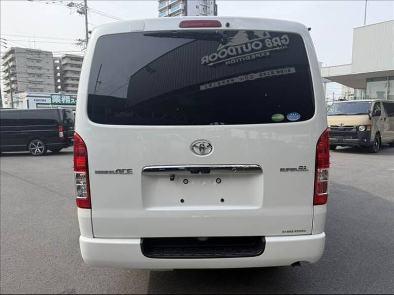 TOYOTA REGIUS ACE VAN