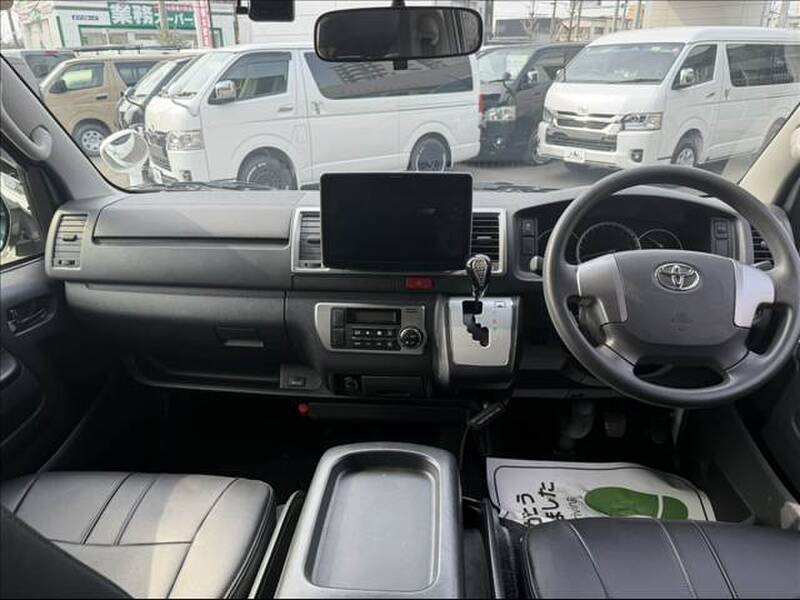 TOYOTA REGIUS ACE VAN