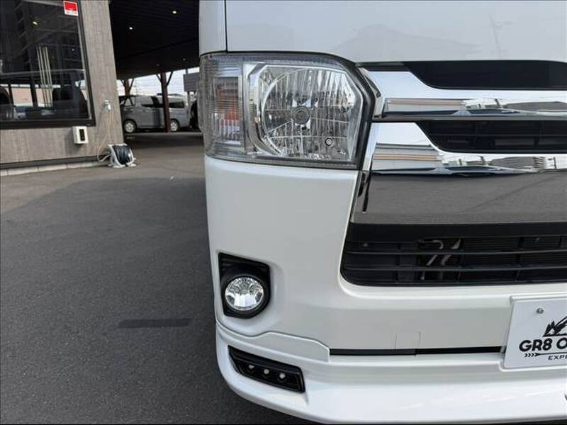 TOYOTA REGIUS ACE VAN