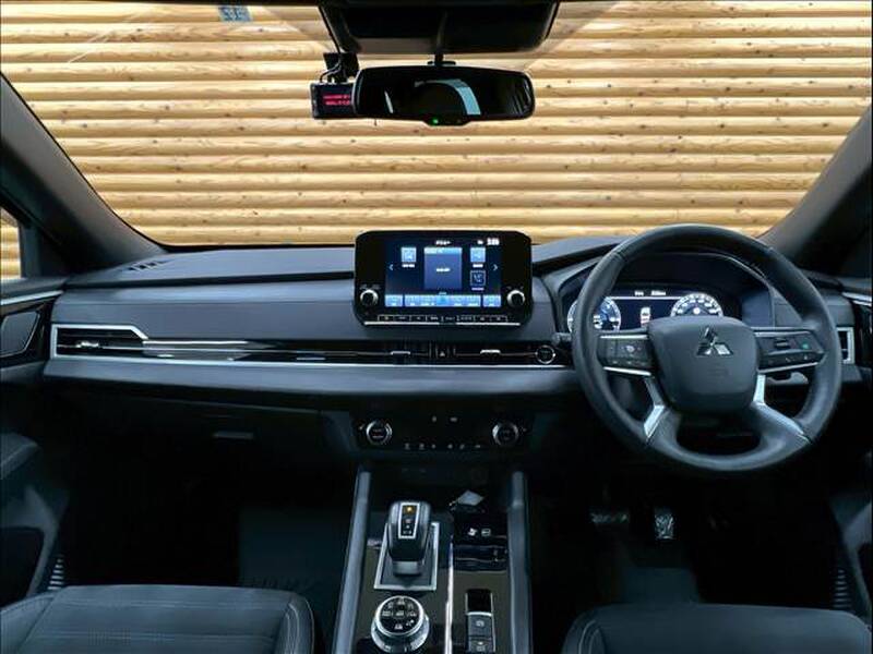 MITSUBISHI OUTLANDER PHV