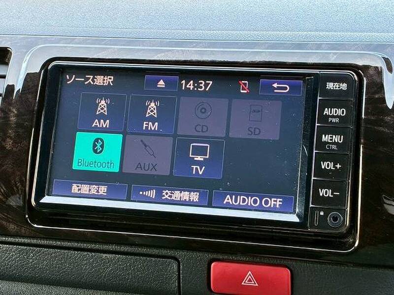 TOYOTA HIACE VAN