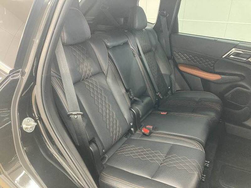 MITSUBISHI OUTLANDER PHV