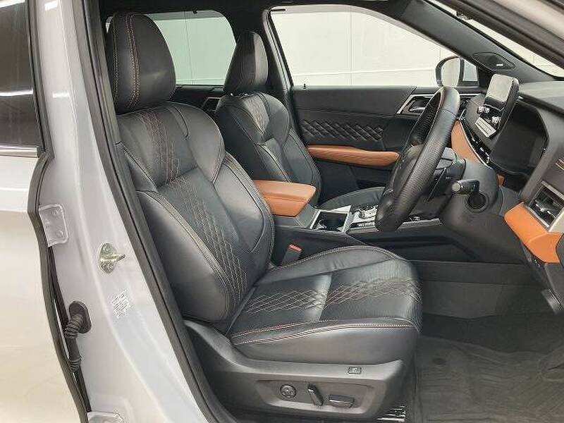 MITSUBISHI OUTLANDER PHV