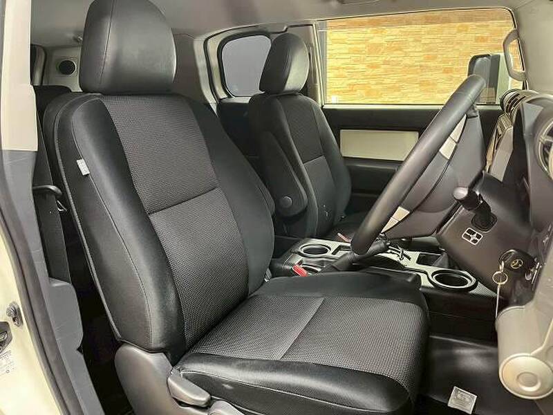 TOYOTA FJ CRUISER