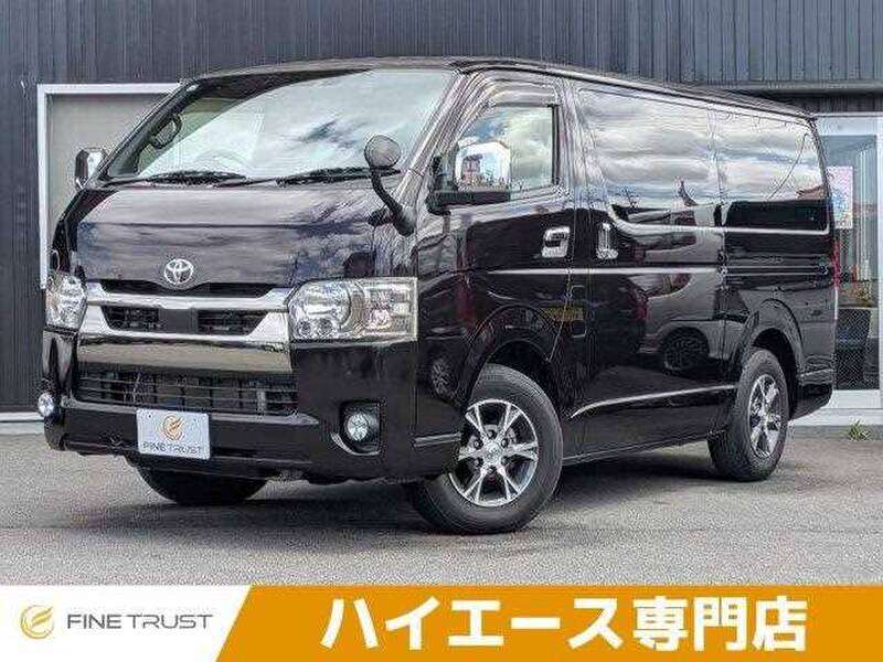 TOYOTA HIACE VAN