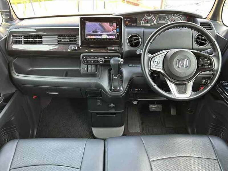 HONDA N-BOX