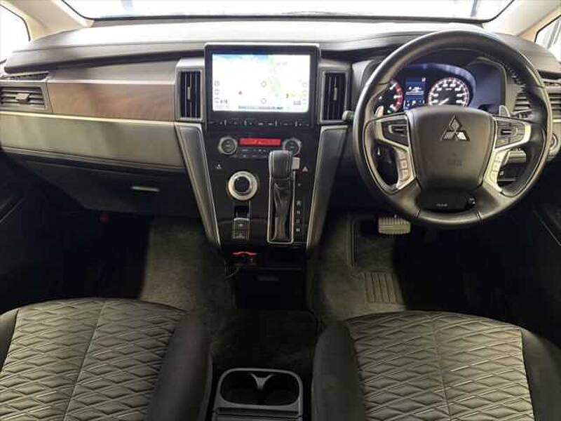 MITSUBISHI DELICA D5