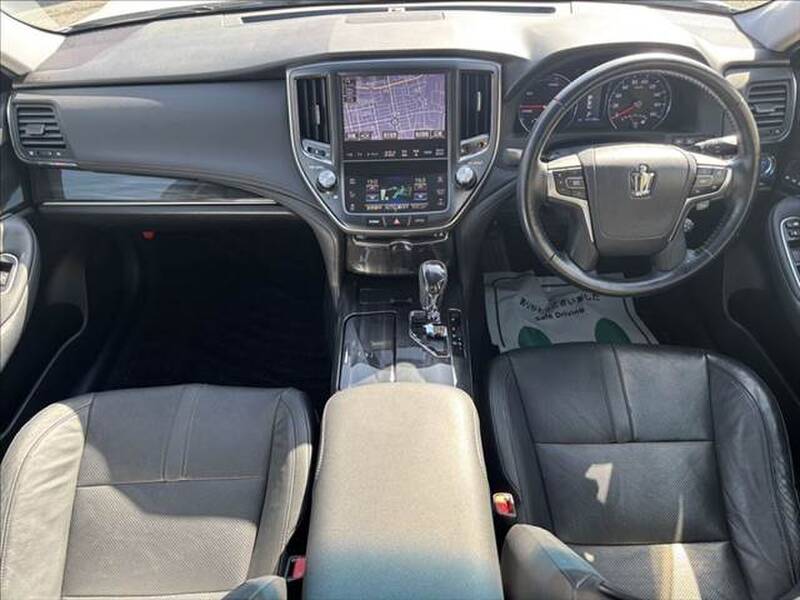 TOYOTA CROWN ATHLETE