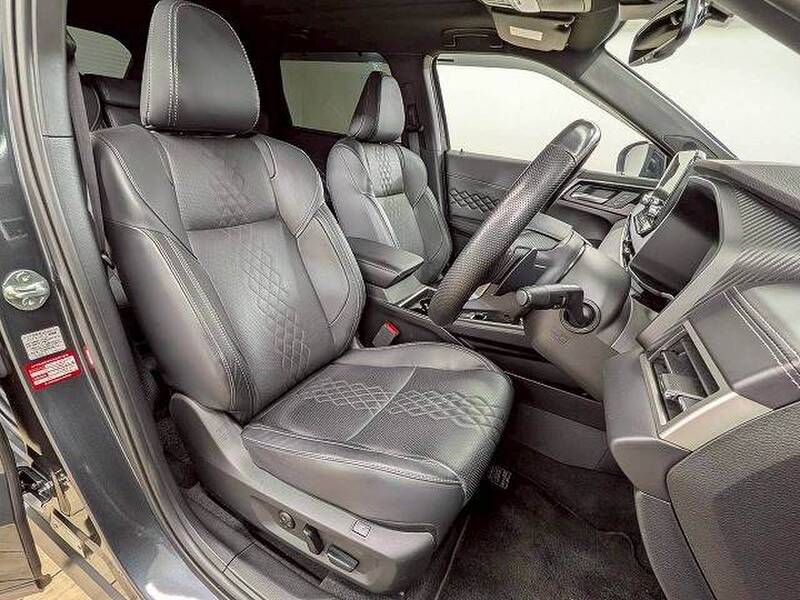 MITSUBISHI OUTLANDER PHV