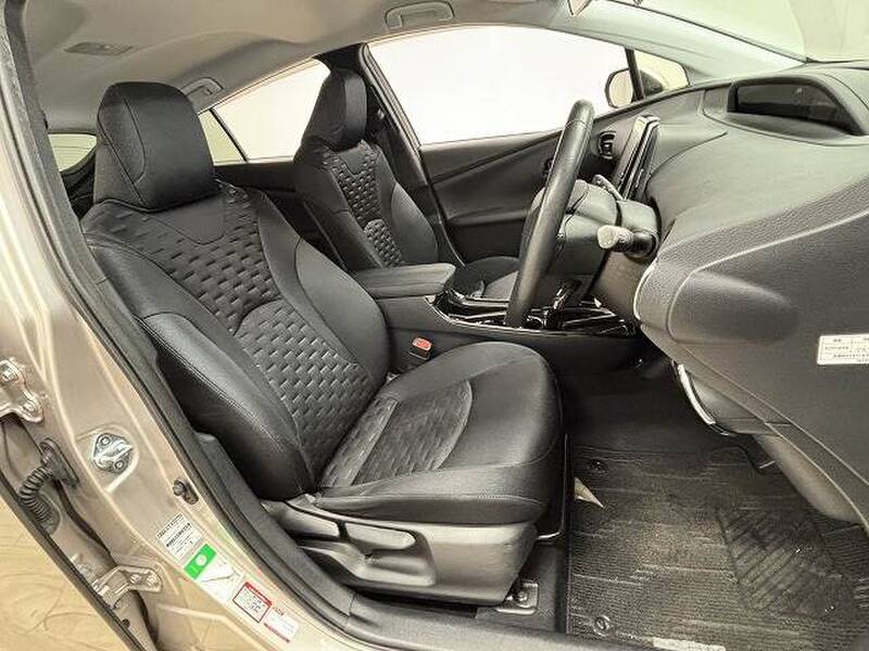 TOYOTA PRIUS PHV