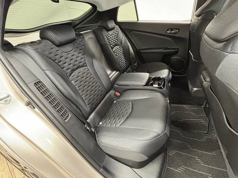 TOYOTA PRIUS PHV