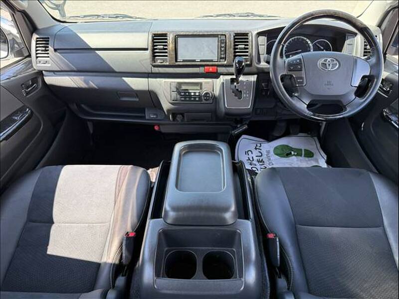 TOYOTA REGIUS ACE